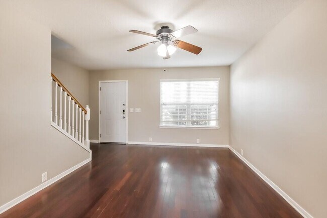 Building Photo - 19119 Royal Isle Dr