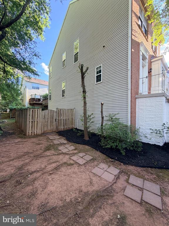 Building Photo - 47403 Darkhollow Falls Terrace