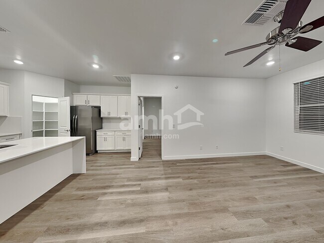 Foto del edificio - 14155 N Luckett Rd