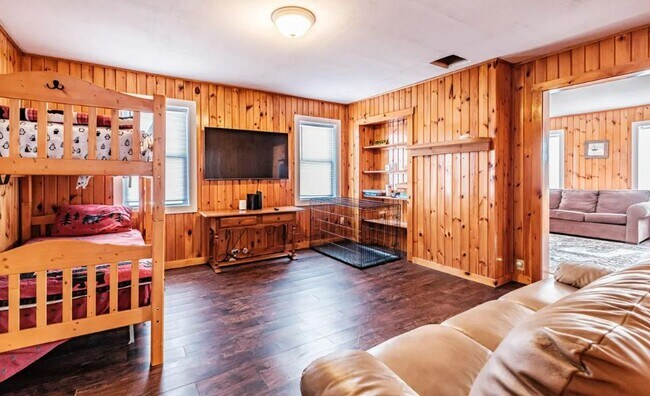 Foto del edificio - 131 W Bethel Rd