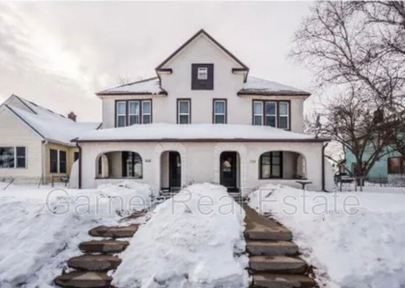 Foto principal - 2524 NE Jackson St