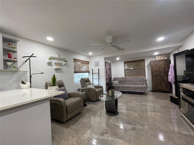 Foto del edificio - 8002 48th Ave N