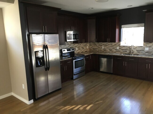 Building Photo - Modern 3 bedroom home in Denver