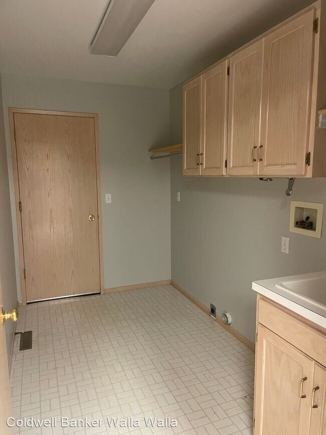 Foto del edificio - 2 br, 2 bath House - 822 SE Marine Drive