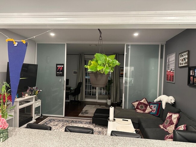 Building Photo - 100 Shearwater Ct E