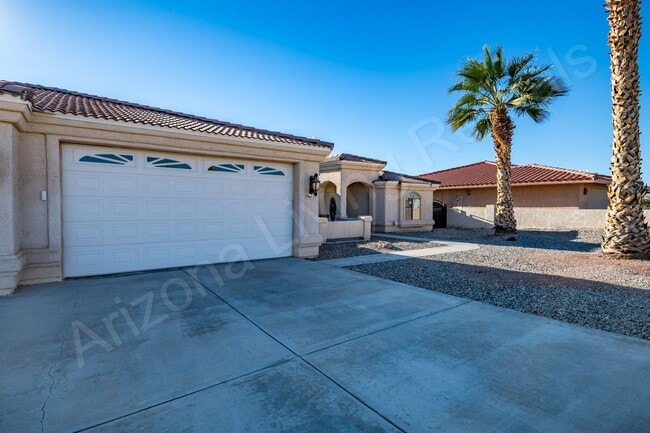 Building Photo - FURNISHED POOL HOME