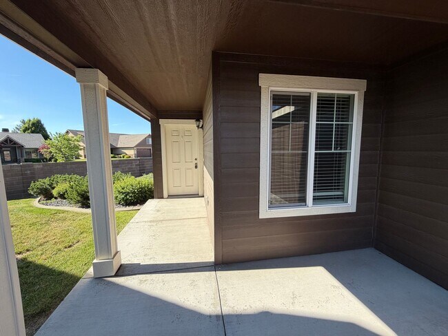 Foto del edificio - Radiant Lake Rancher