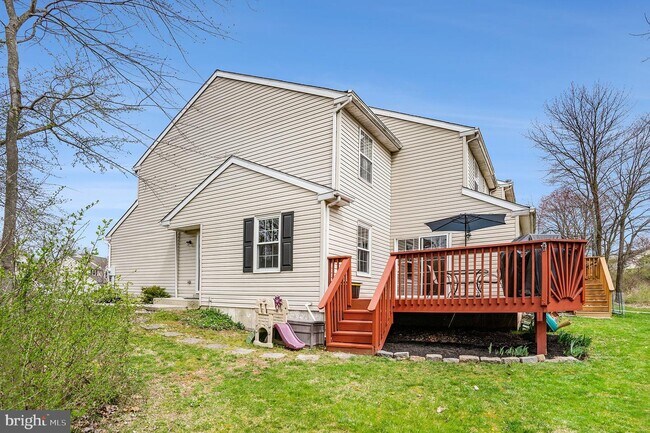 Back deck - 1247 Meadowview Cir