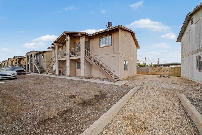 Foto del edificio - 7144 N 66th Dr