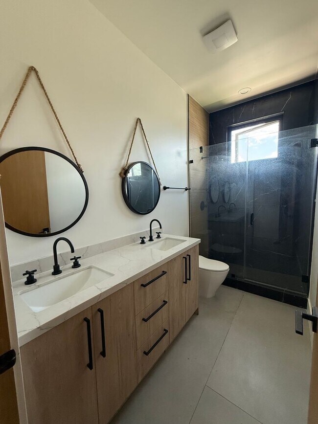 Foto del edificio - 2 bed, 1 bath ADU