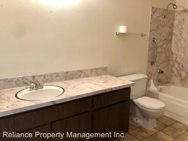 Foto del edificio - 7825 NE Sandy Blvd