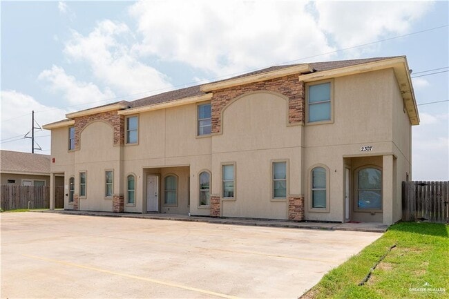 Building Photo - 16 Taxco Ct