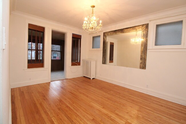 Building Photo - 1351 W Rosedale Ave