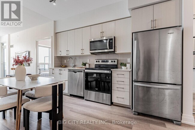 Photo du bâtiment - 3121 Sheppard Ave E