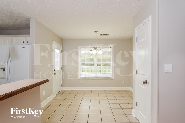 Building Photo - 12 Triangle Ln