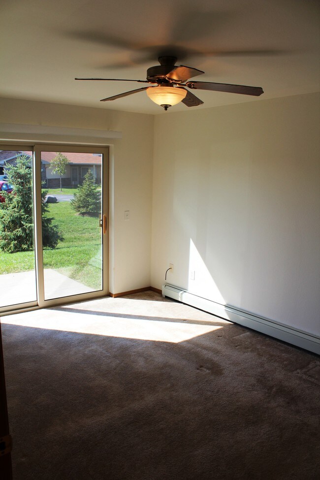 Tamarack GardensDistinctive 55+ Community Apartments 231235