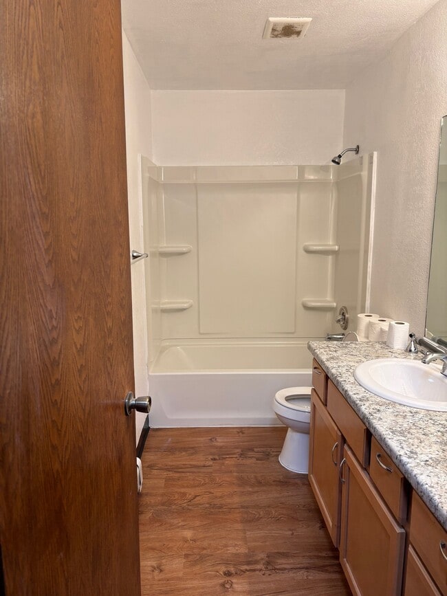 Building Photo - 1180 Golden Dawn Cir