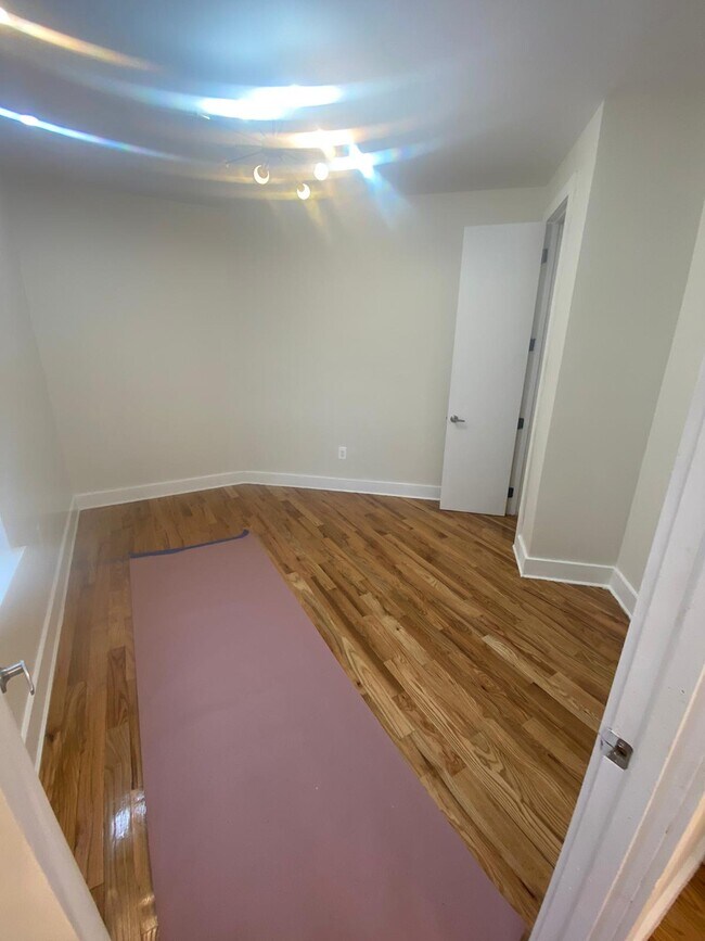 Foto del edificio - 524 Dahill Rd