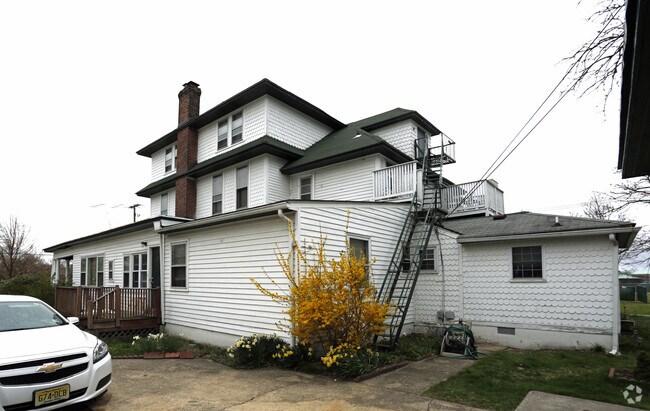 Building Photo - 400 Asbury Ave