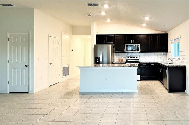 Foto del edificio - 3540 74th Ave Cir E