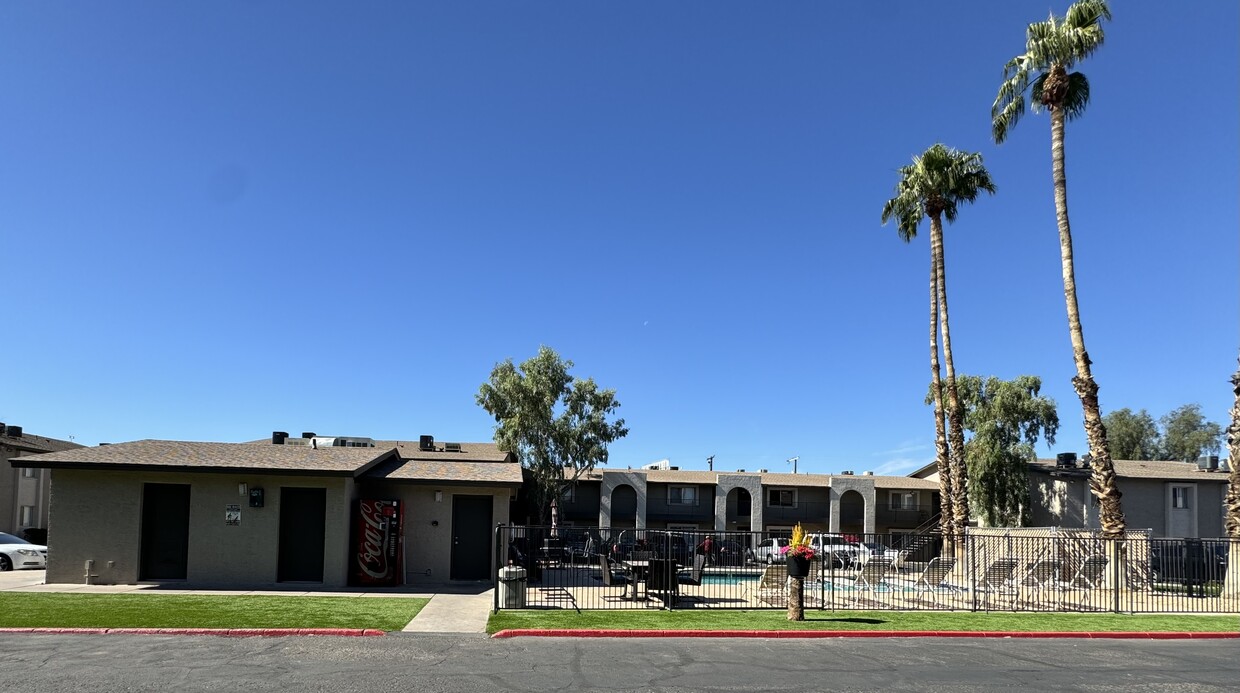 North Pool & Laundry Facility - Cactus Trail