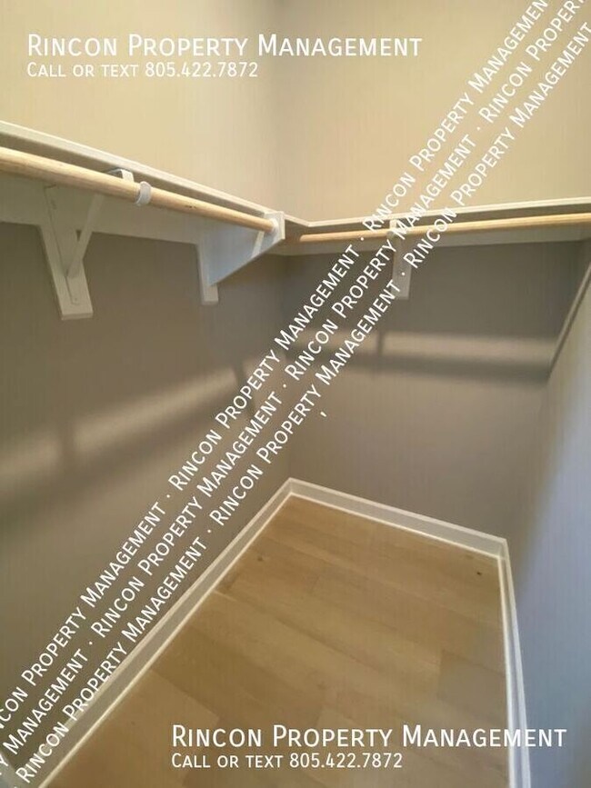 Building Photo - ONE BEDROOM RENTAL with Shared Bathroom an...