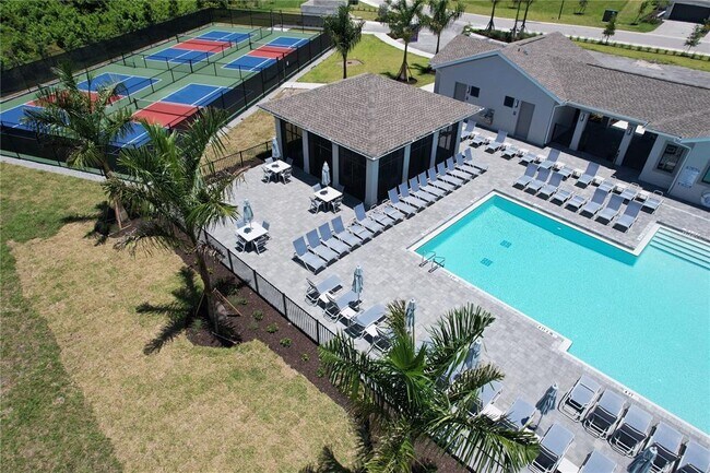 Foto del edificio - 8057 Shr Lk Dr