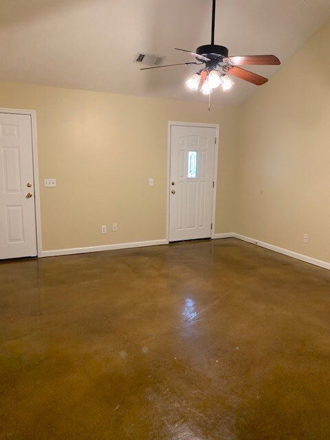 Foto del edificio - 101 Cypress Grove Dr