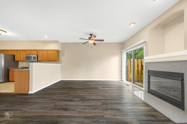 Building Photo - 988 Park Hill Cir