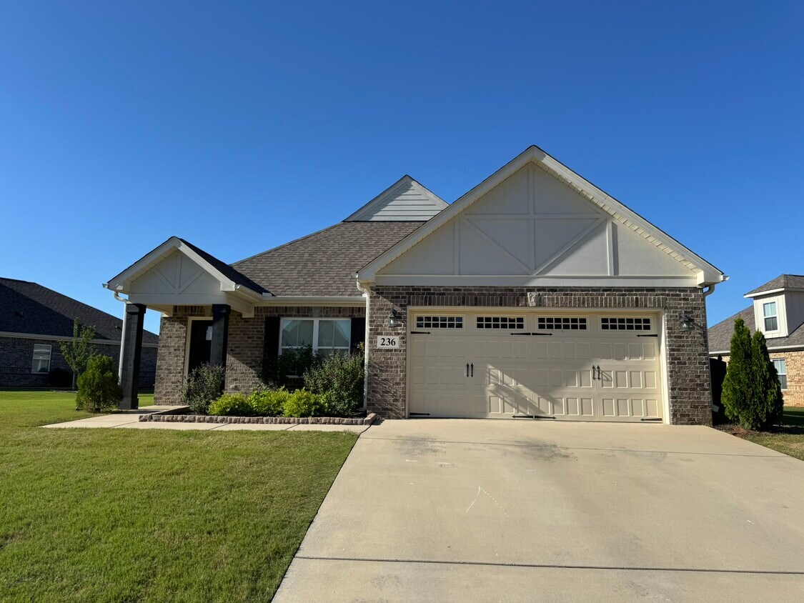 Foto principal - 236 Dustin Ln