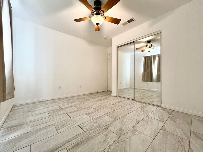 Building Photo - AVAILABLE NOW! LOVELY 2 Bed 2 Bath Home in...