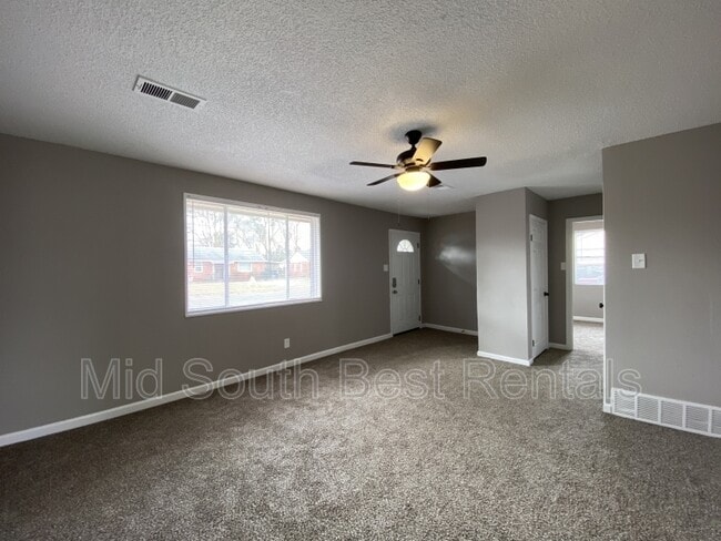 Building Photo - 2994 Lounette St