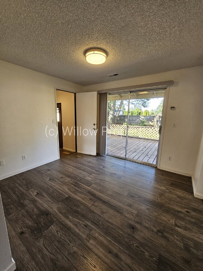 Foto del edificio - 3 bedroom rambler in Steilacoom