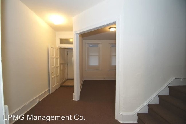 Building Photo - 3855 N Sydenham St