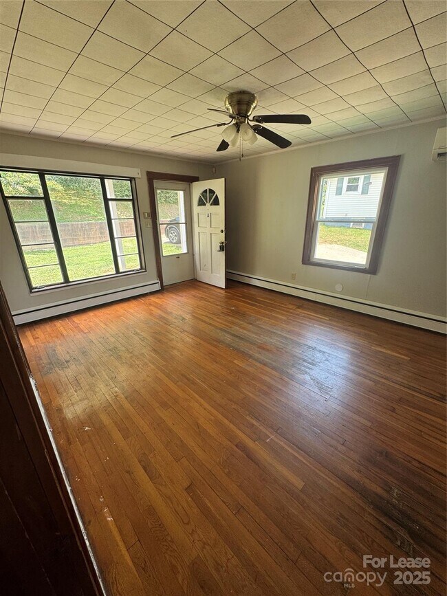 Foto del edificio - 506 Garden Creek Rd