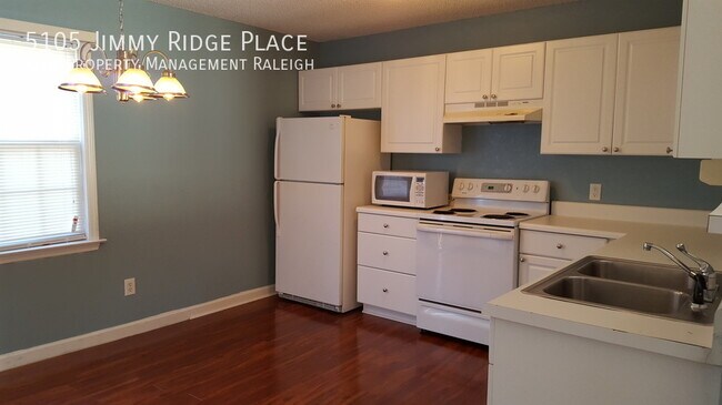 Foto del edificio - 5105 Jimmy Ridge Pl