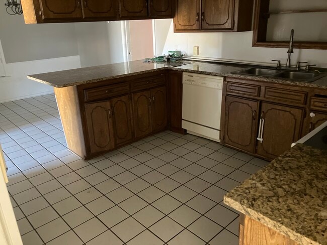 Building Photo - 511 Mark St