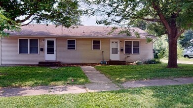 Building Photo - 238 Village Dr