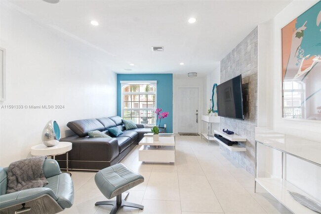Building Photo - 5050 NW 116th Ct