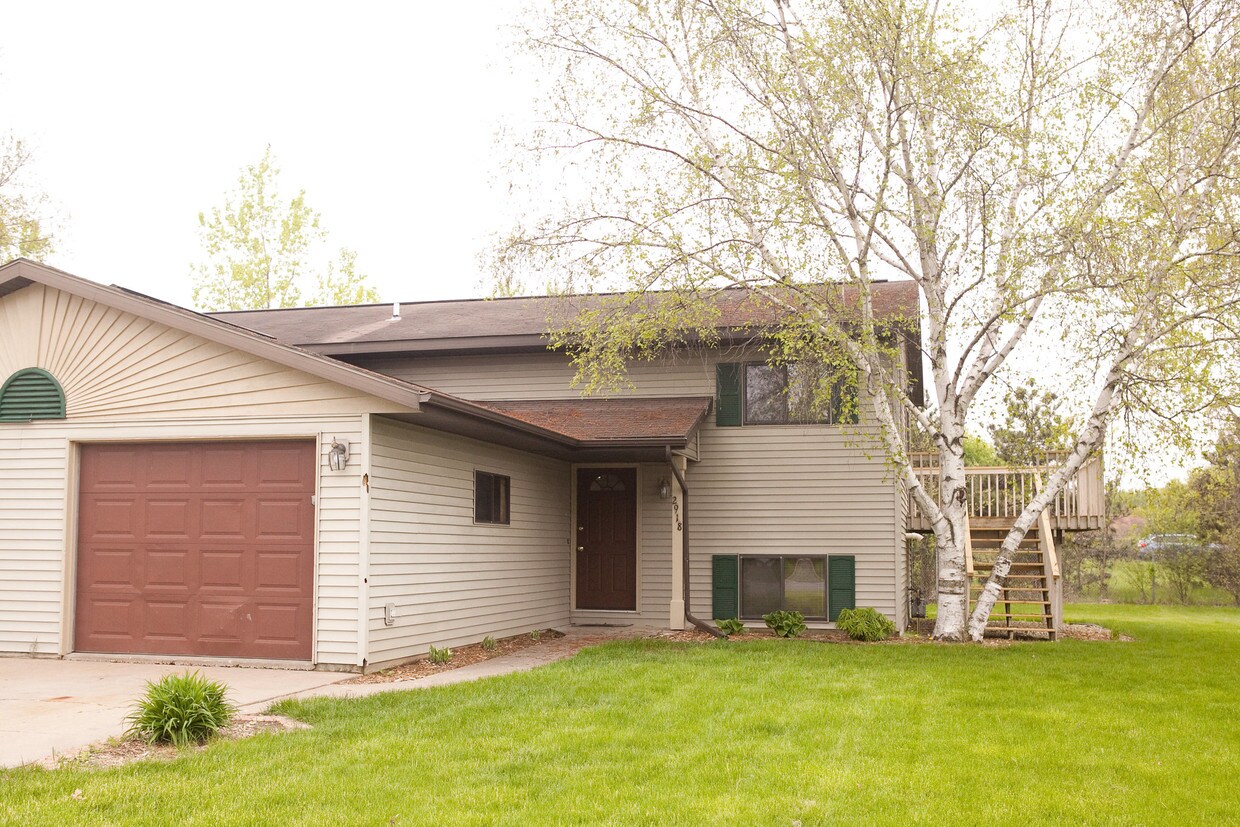 2918 S Cedar Ave, Holmen, WI 54636 Townhome Rentals in Holmen WI