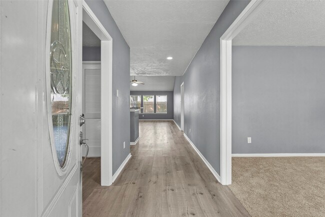 Foto del edificio - 2826 Wood Hollow Dr