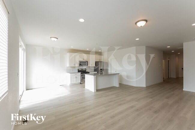 Foto del edificio - 14593 Normande Dr