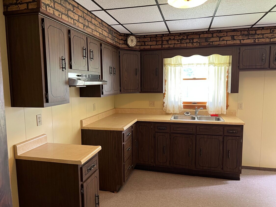 Kitchen - 538 Bow St
