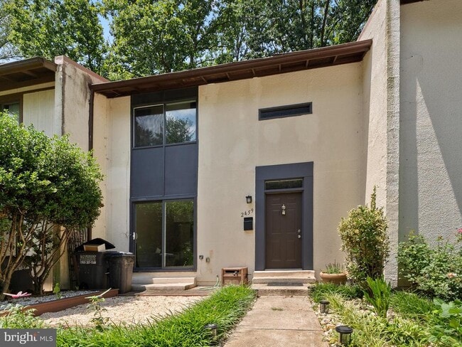 Building Photo - 2459 Pyrenees Ct