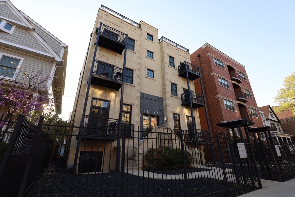 3712 N Wilton Ave Unit N2, Chicago, IL 60613 Condo for Rent in