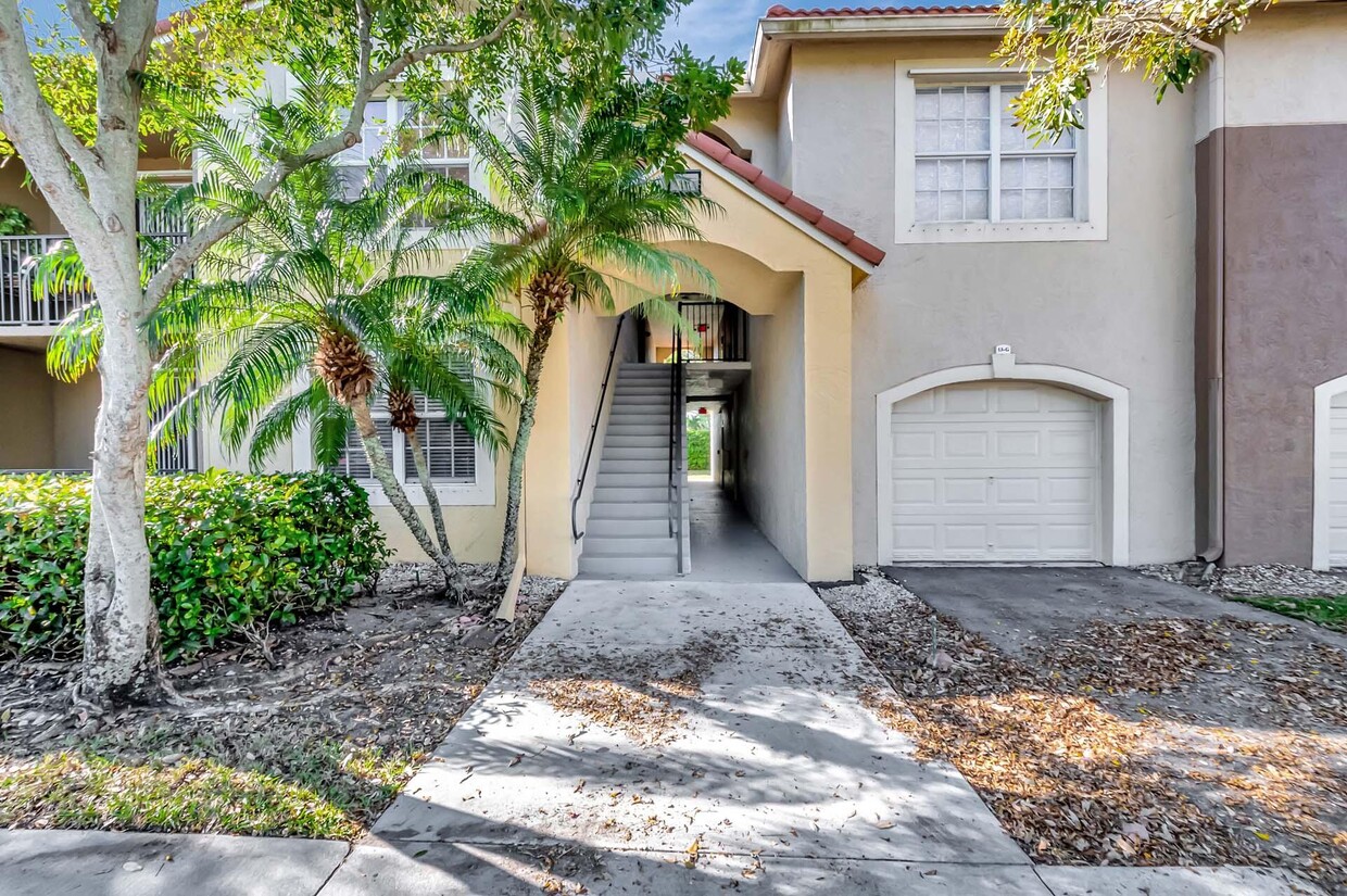 Primary Photo - 15125 Michelangelo Blvd