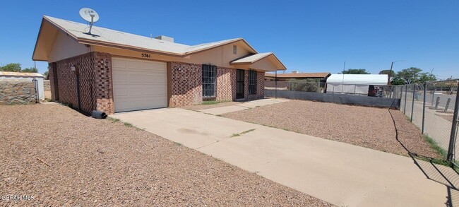 Foto del edificio - 5761 Longview Dr