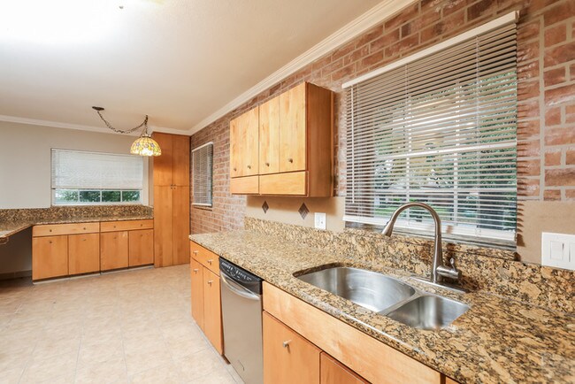 8215 Bluestar Cir Orlando Fl 32819 House For Rent In Orlando