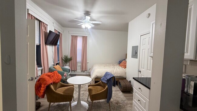 Foto del edificio - 34 Westland Ave