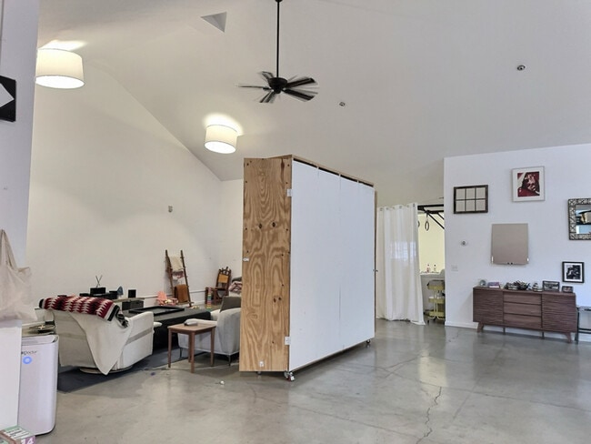 Foto del edificio - 3127 US-9